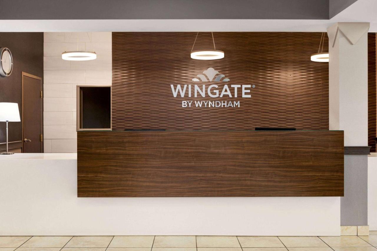 Отель Wingate By Wyndham Летбридж Экстерьер фото